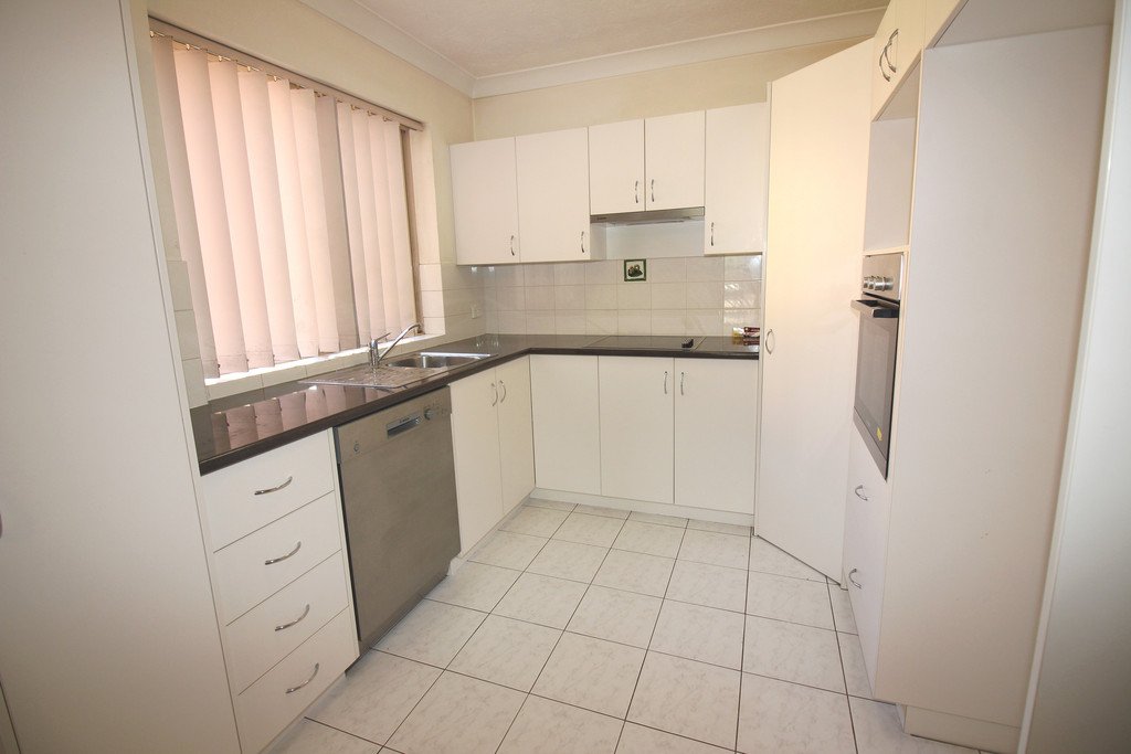 2/49 Wagner Road CLAYFIELD 3