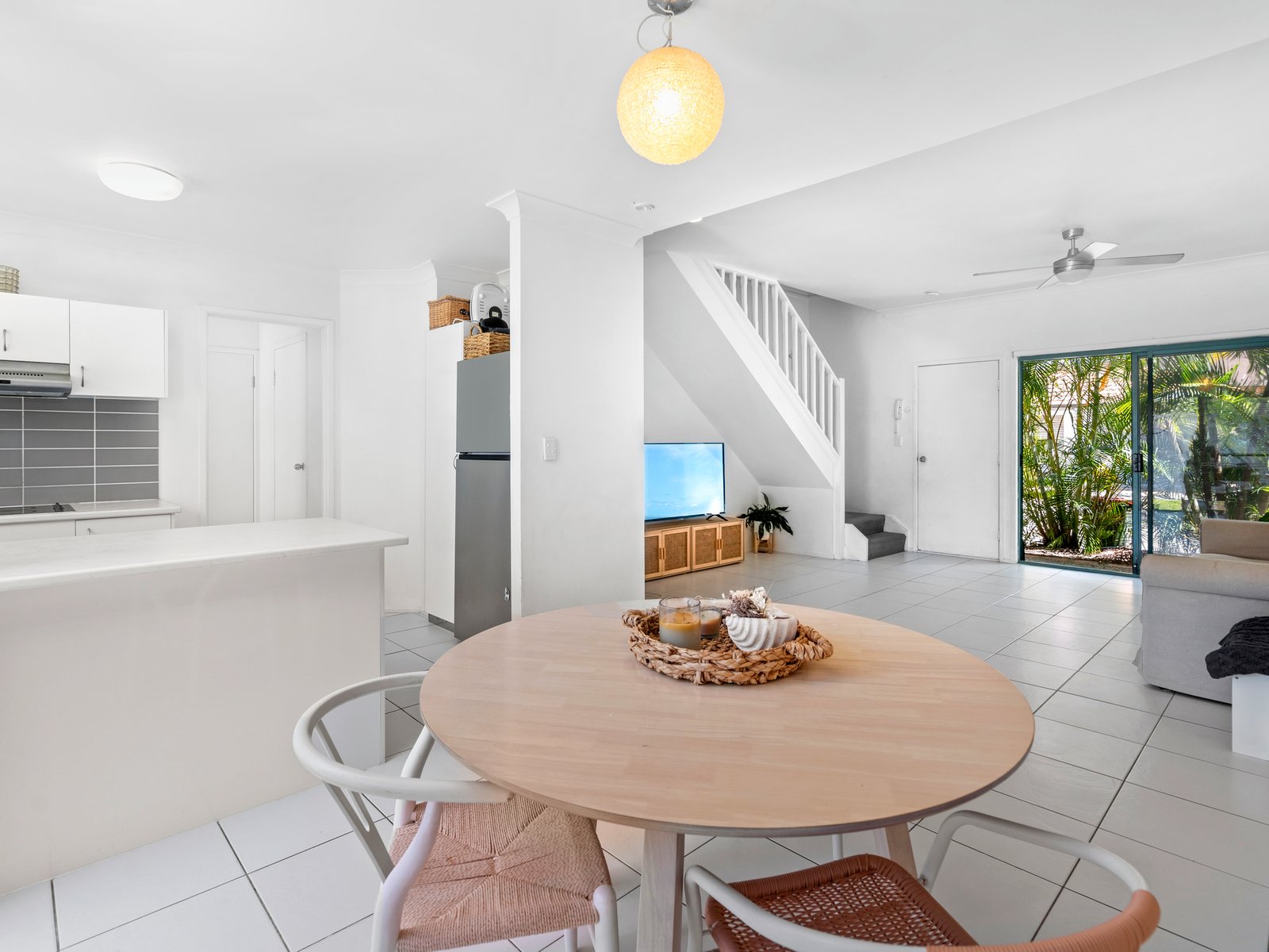 24/92 Guineas Creek Road CURRUMBIN WATERS 4