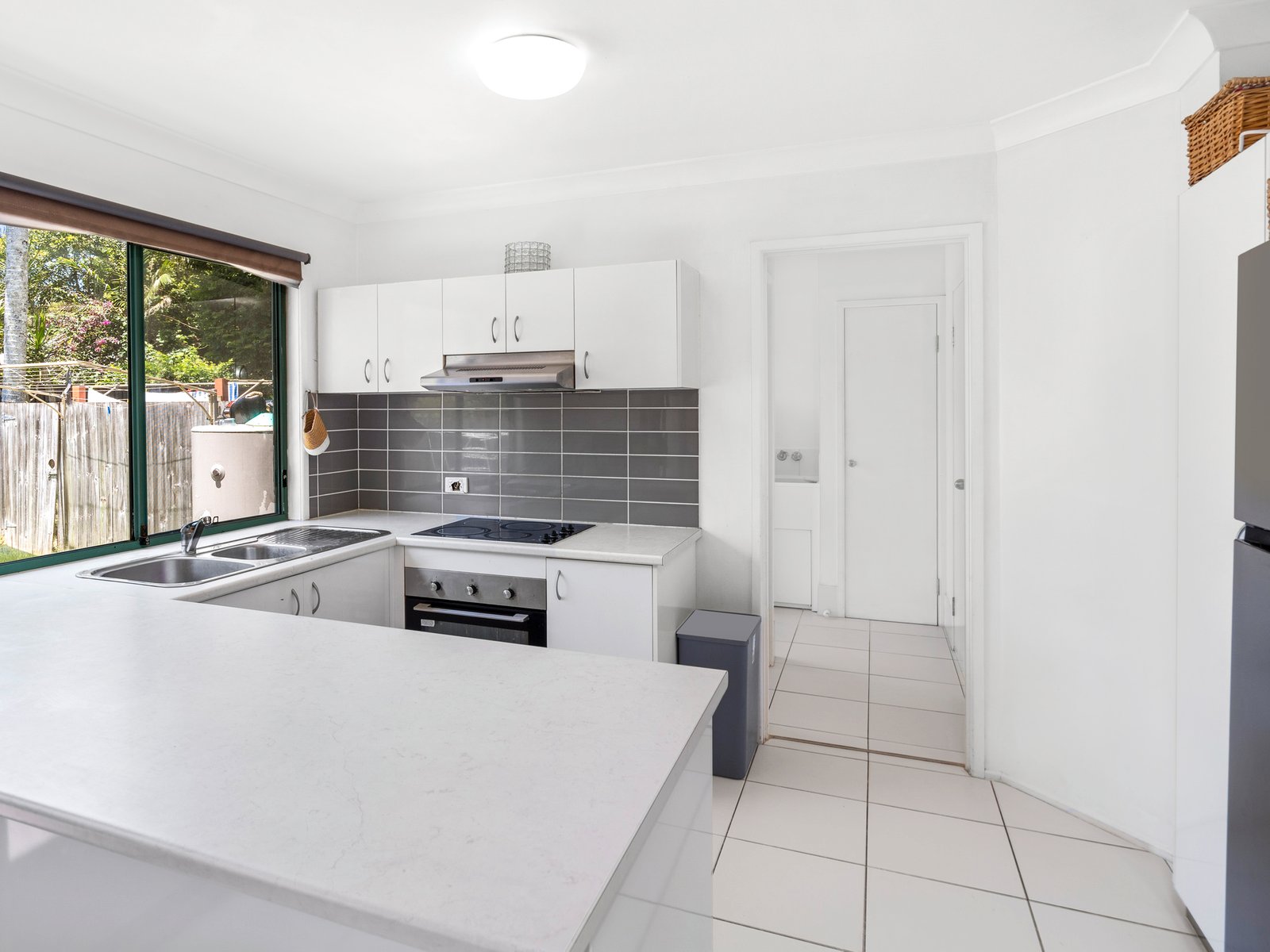 24/92 Guineas Creek Road CURRUMBIN WATERS 5