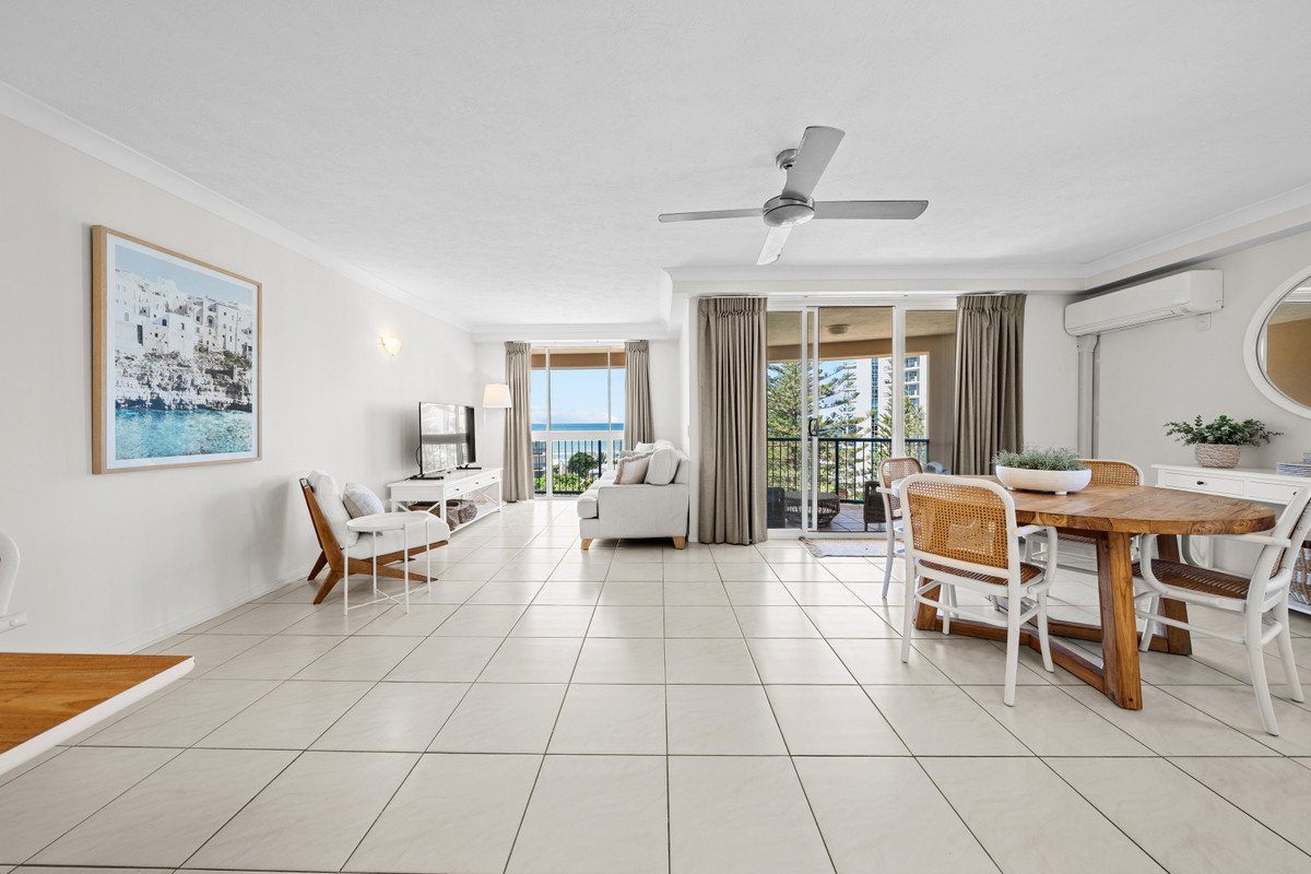 24/93 Old Burleigh Road Broadbeach 2
