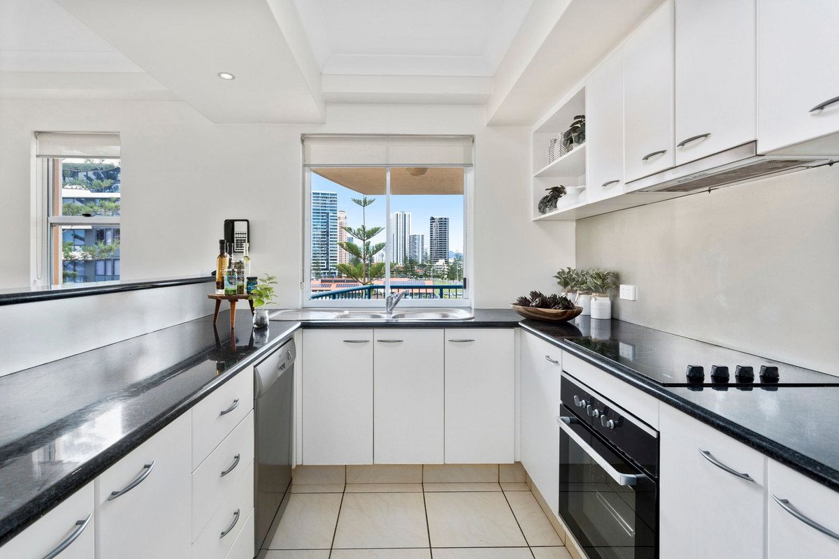 24/93 Old Burleigh Road Broadbeach 7