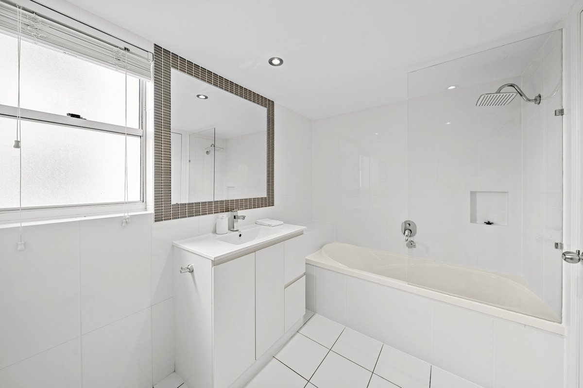 24/93 Old Burleigh Road Broadbeach 14