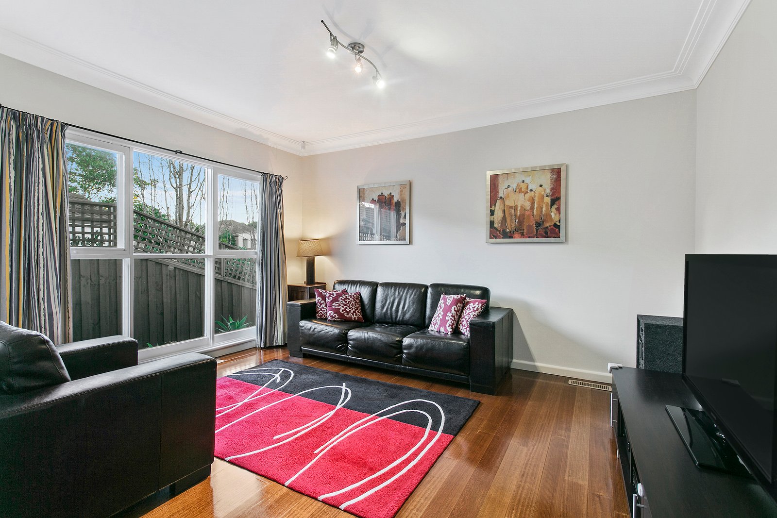 Gallery: 24a Bennett Avenue