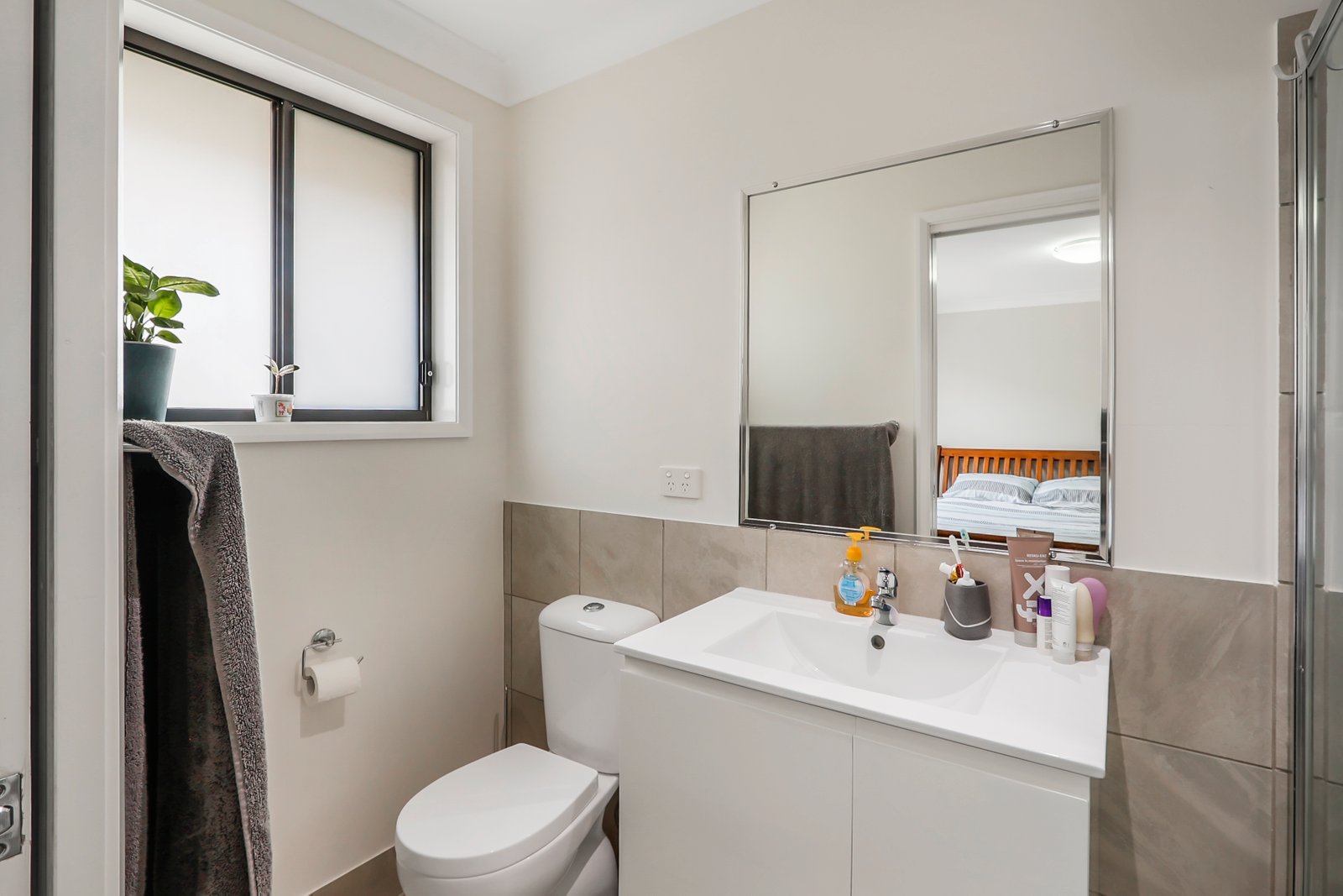 24A Lindsay Street TAMWORTH 7