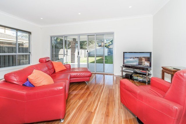 24a Lucas Avenue MALABAR 2