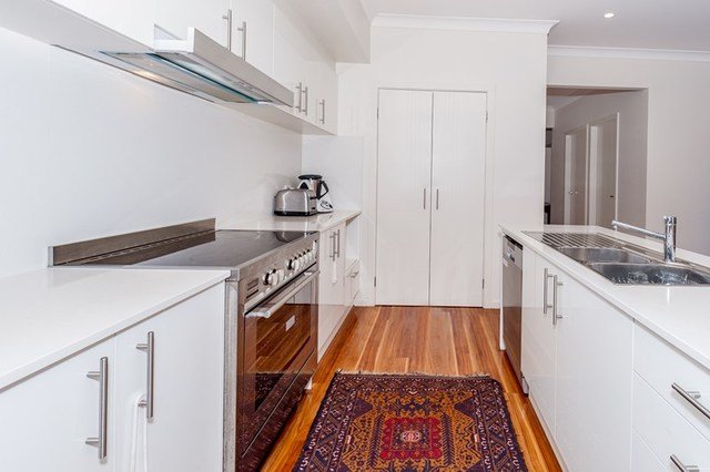 24a Lucas Avenue MALABAR 3