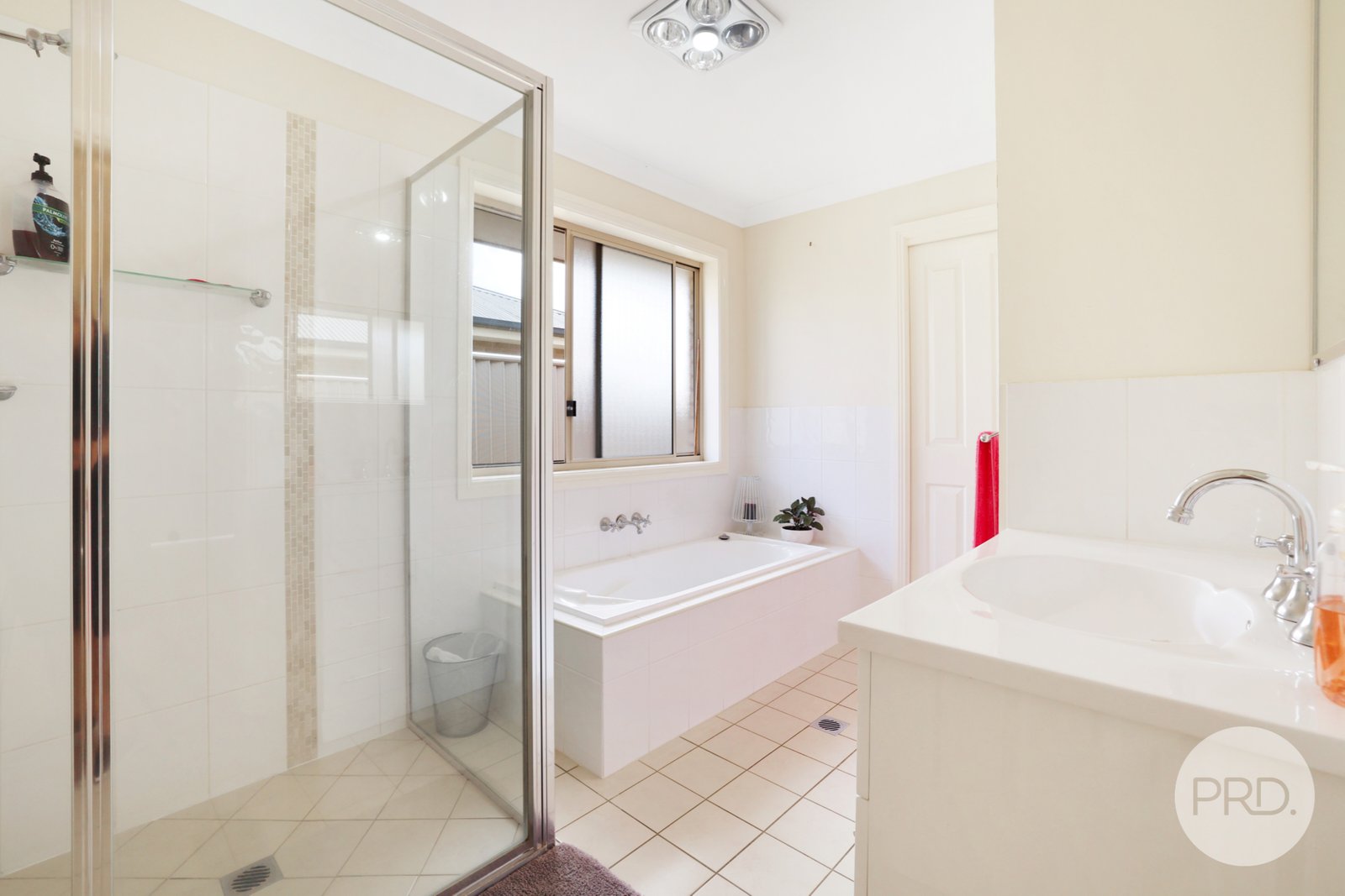 24A Nowland Crescent TAMWORTH 5