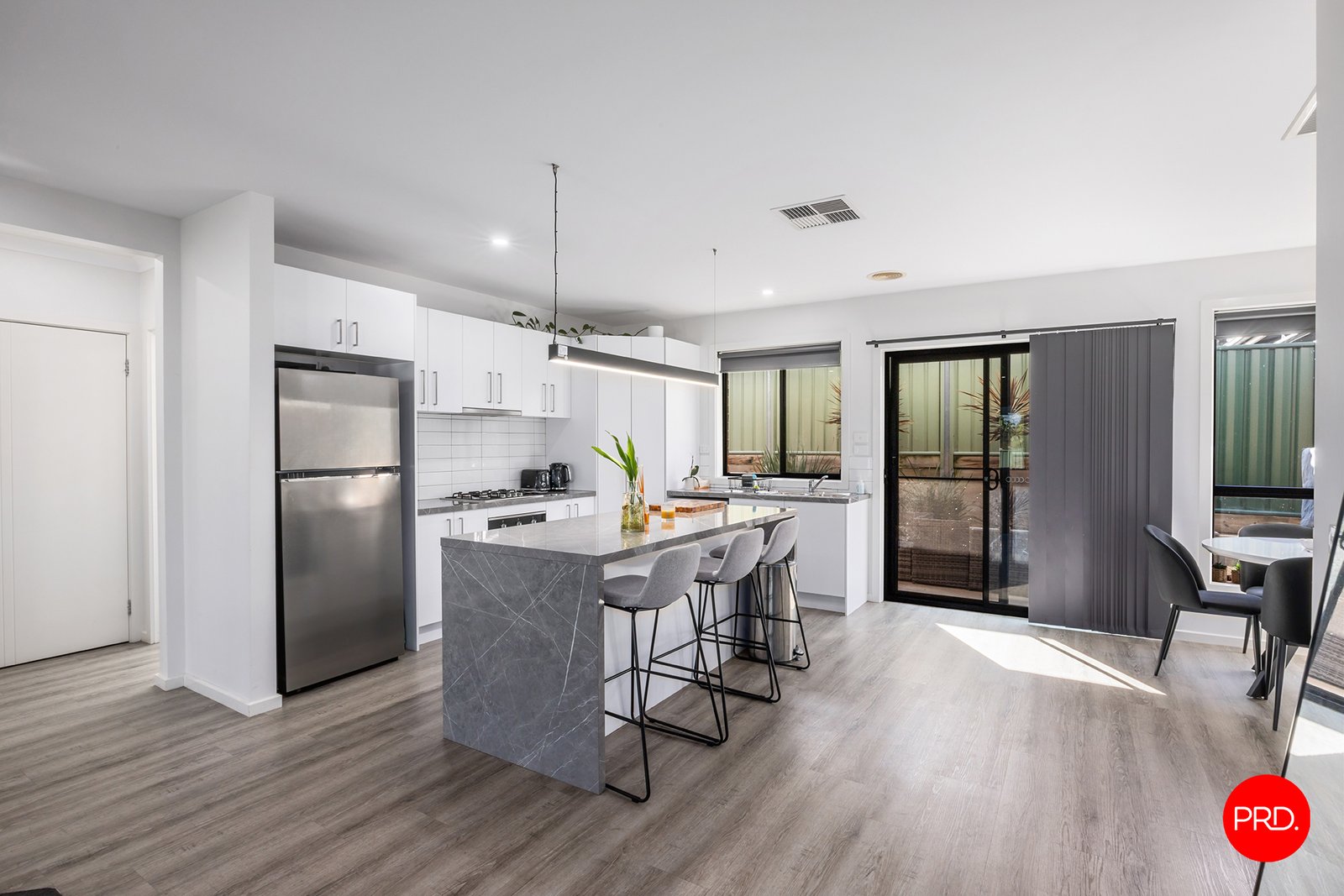 2/4A Ruth Street GOLDEN SQUARE 3