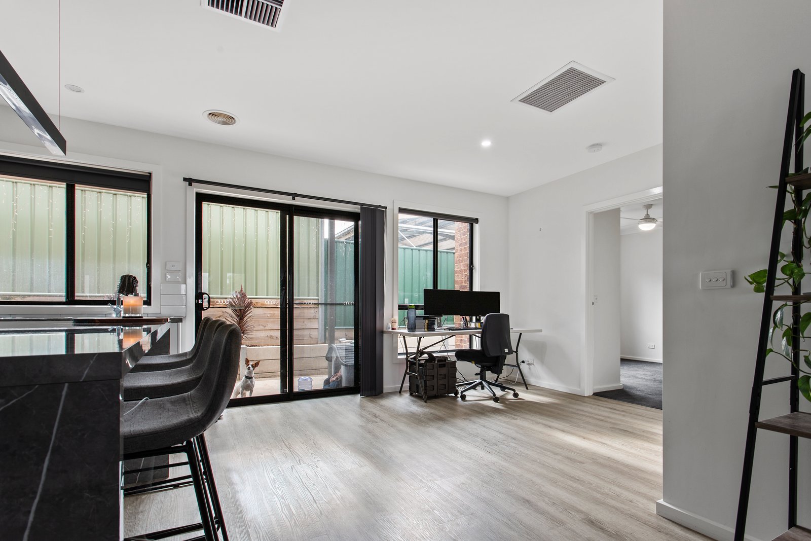 2/4a Ruth Street GOLDEN SQUARE 5