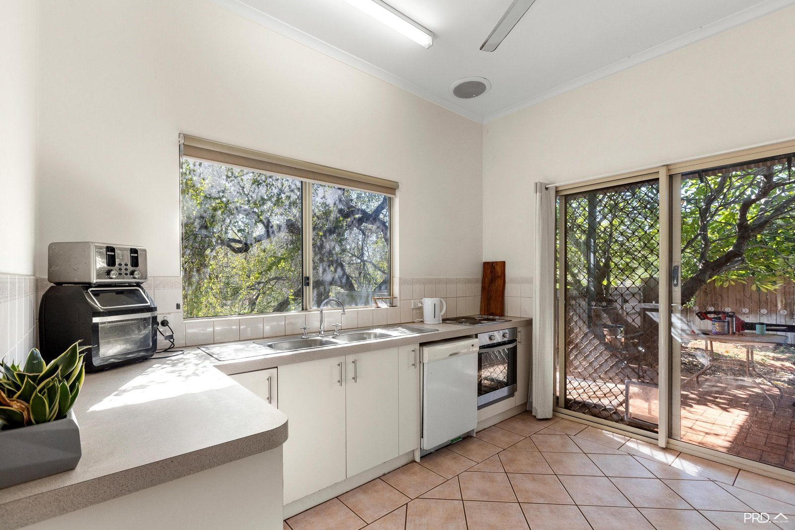 24a Smirnoff Place CABLE BEACH 2