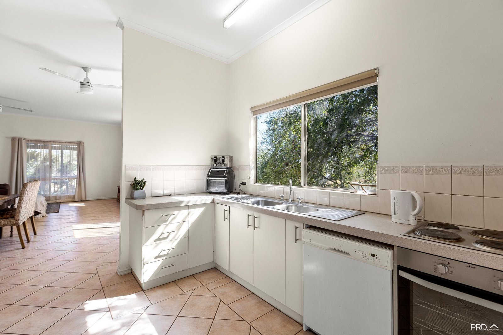 24a Smirnoff Place CABLE BEACH 14