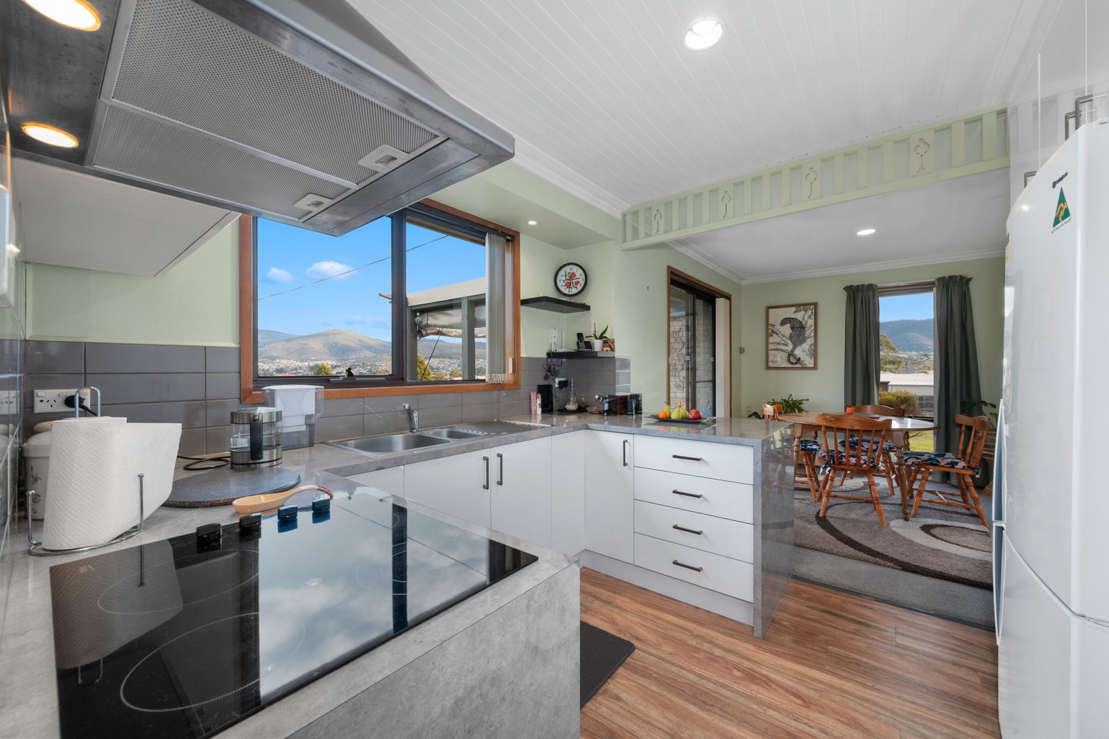 24B Jetty Road OLD BEACH 13