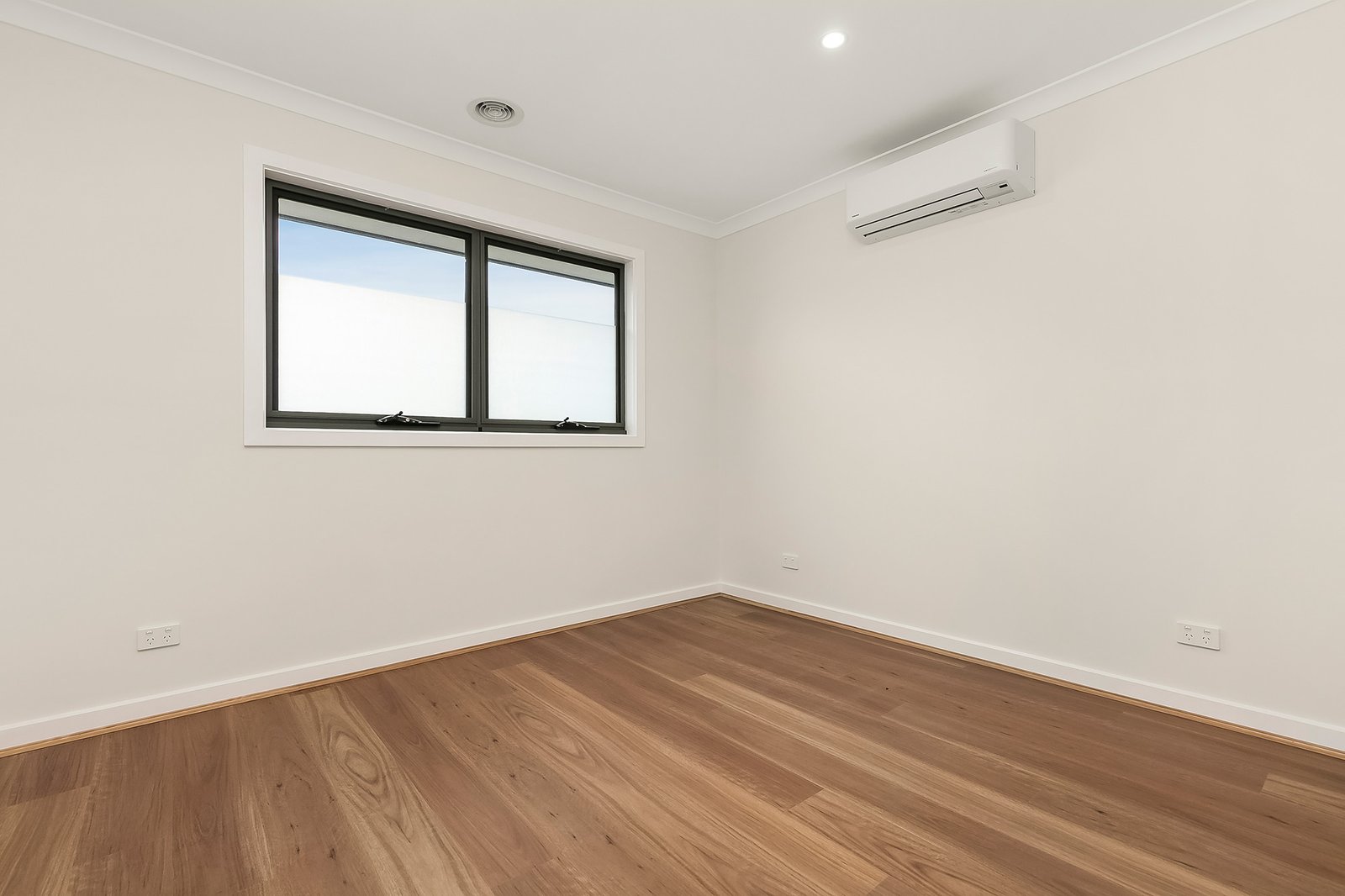 Real Estate and Property in 2/5-7 Hansen Street, Mount Waverley, VIC