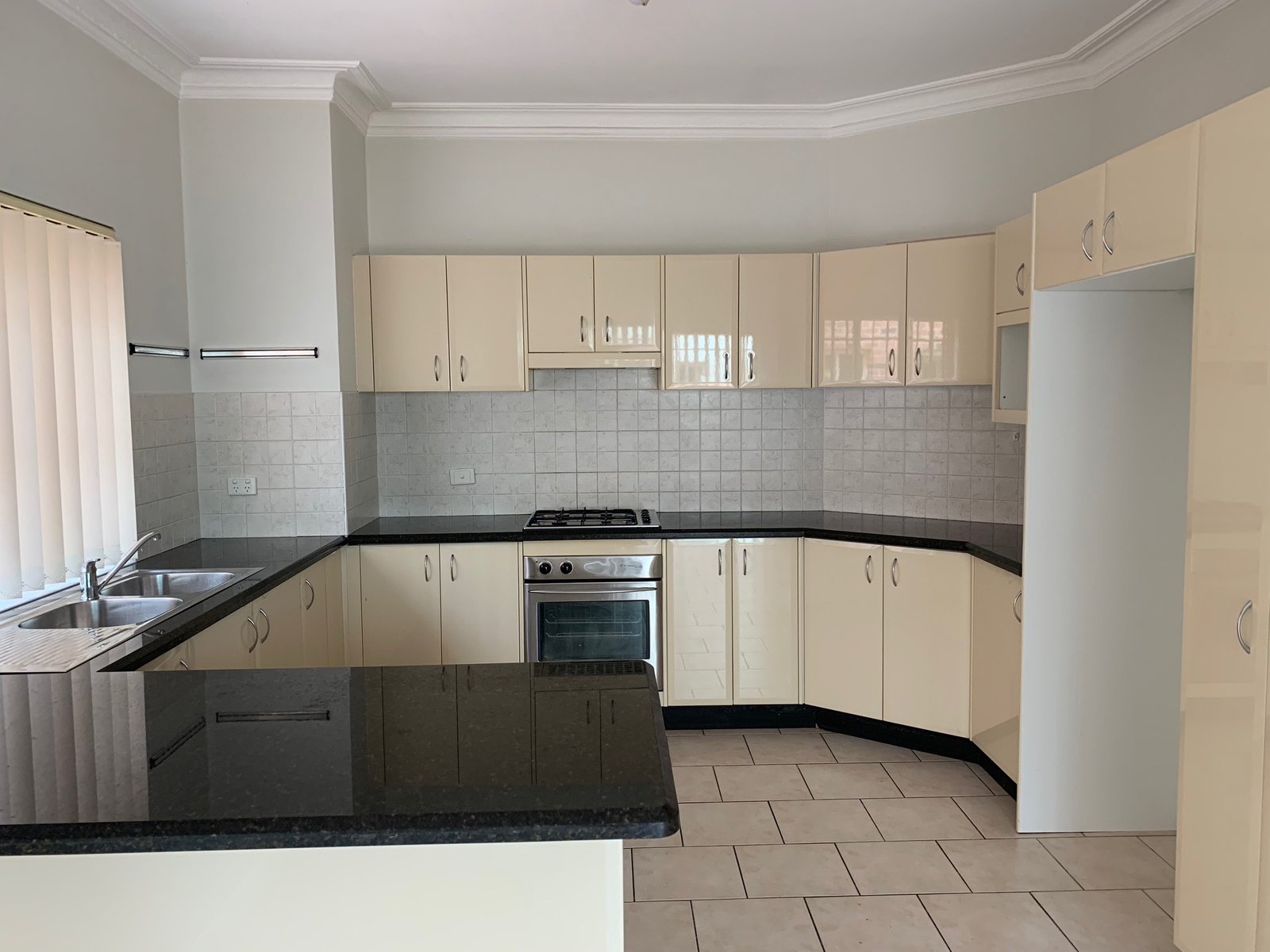 2/5-9 Bellevue Street KOGARAH 3