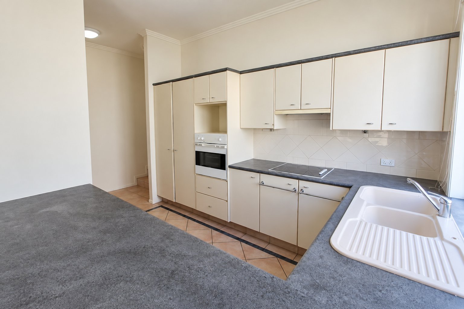 25 Abby Crescent ASHMORE 7