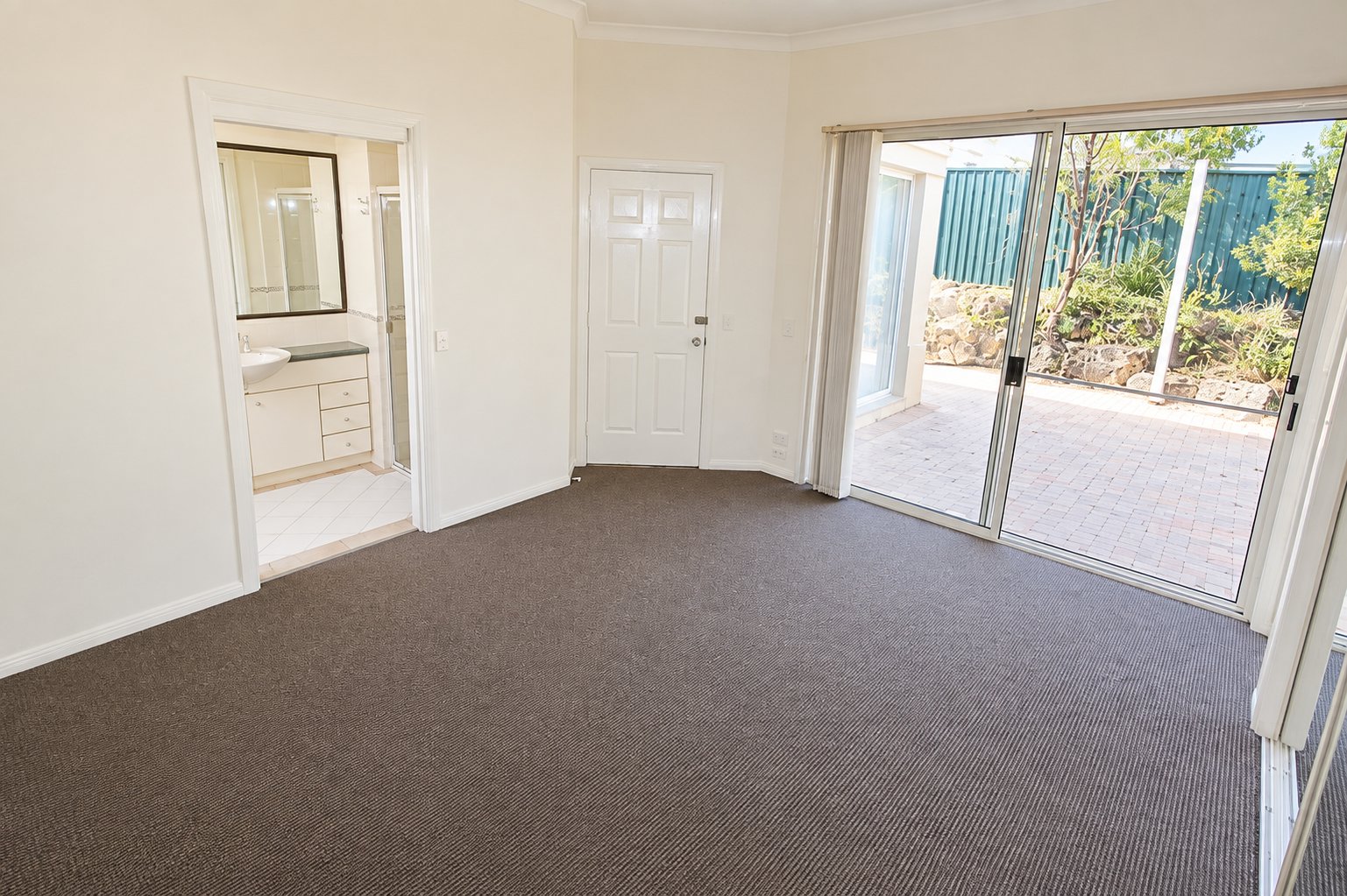 25 Abby Crescent ASHMORE 8