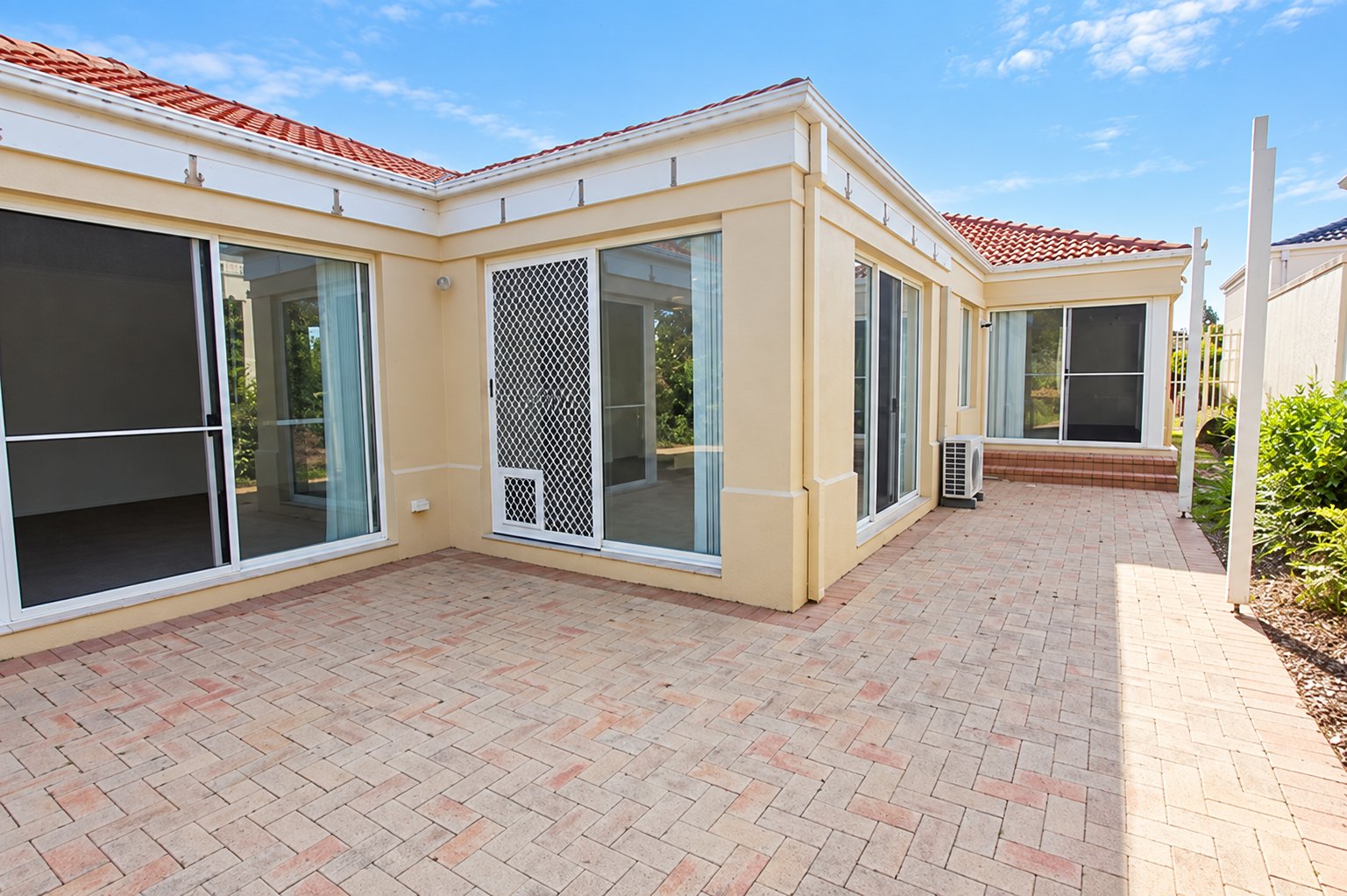 25 Abby Crescent ASHMORE 15
