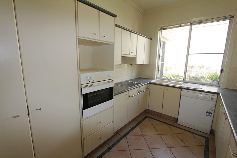 25 Abby Crescent ASHMORE 7