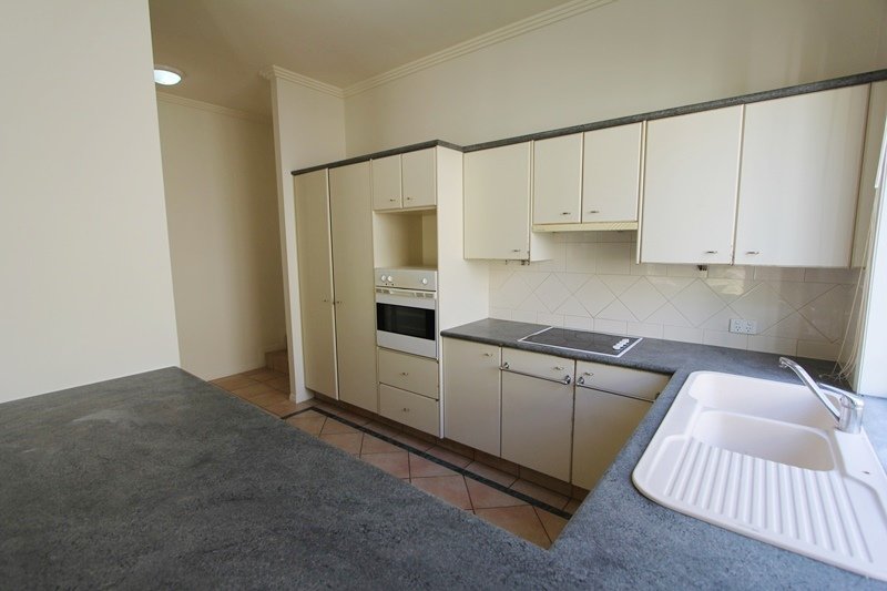 25 Abby Crescent ASHMORE 8