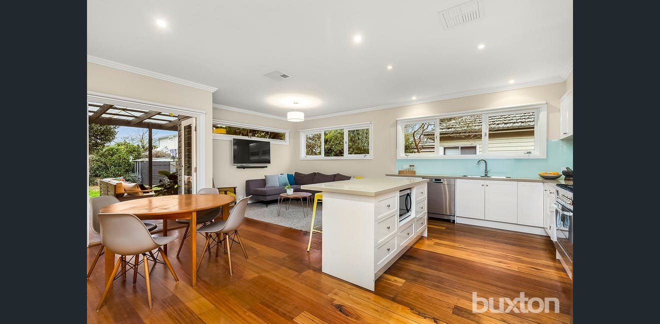 Gallery: 25 Acacia Avenue