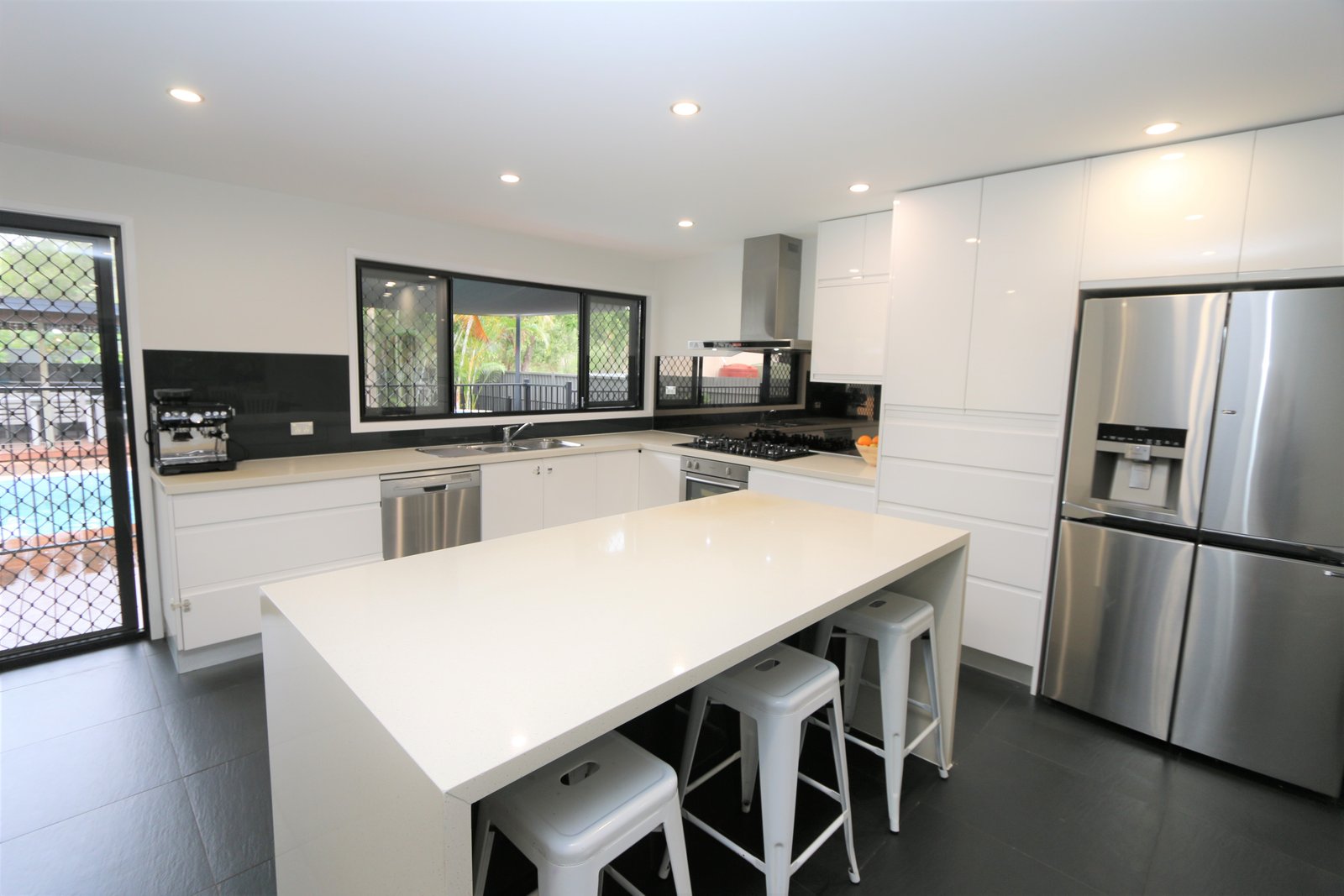 25 Alison Road CARRARA 4