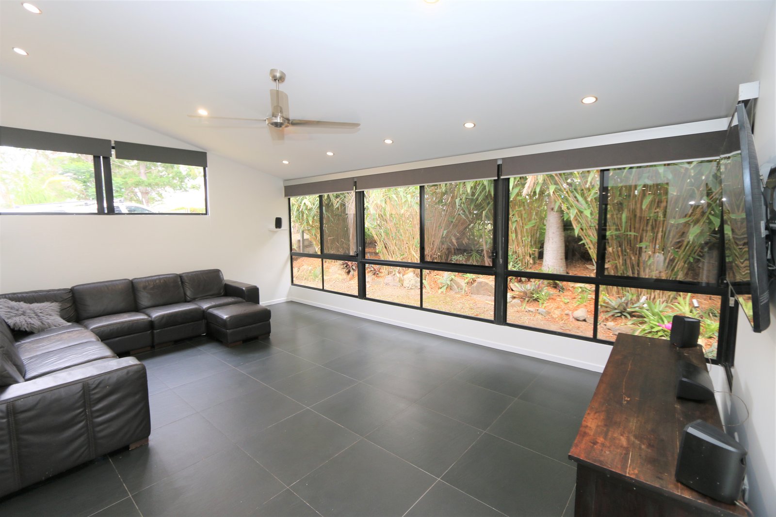 25 Alison Road CARRARA 6