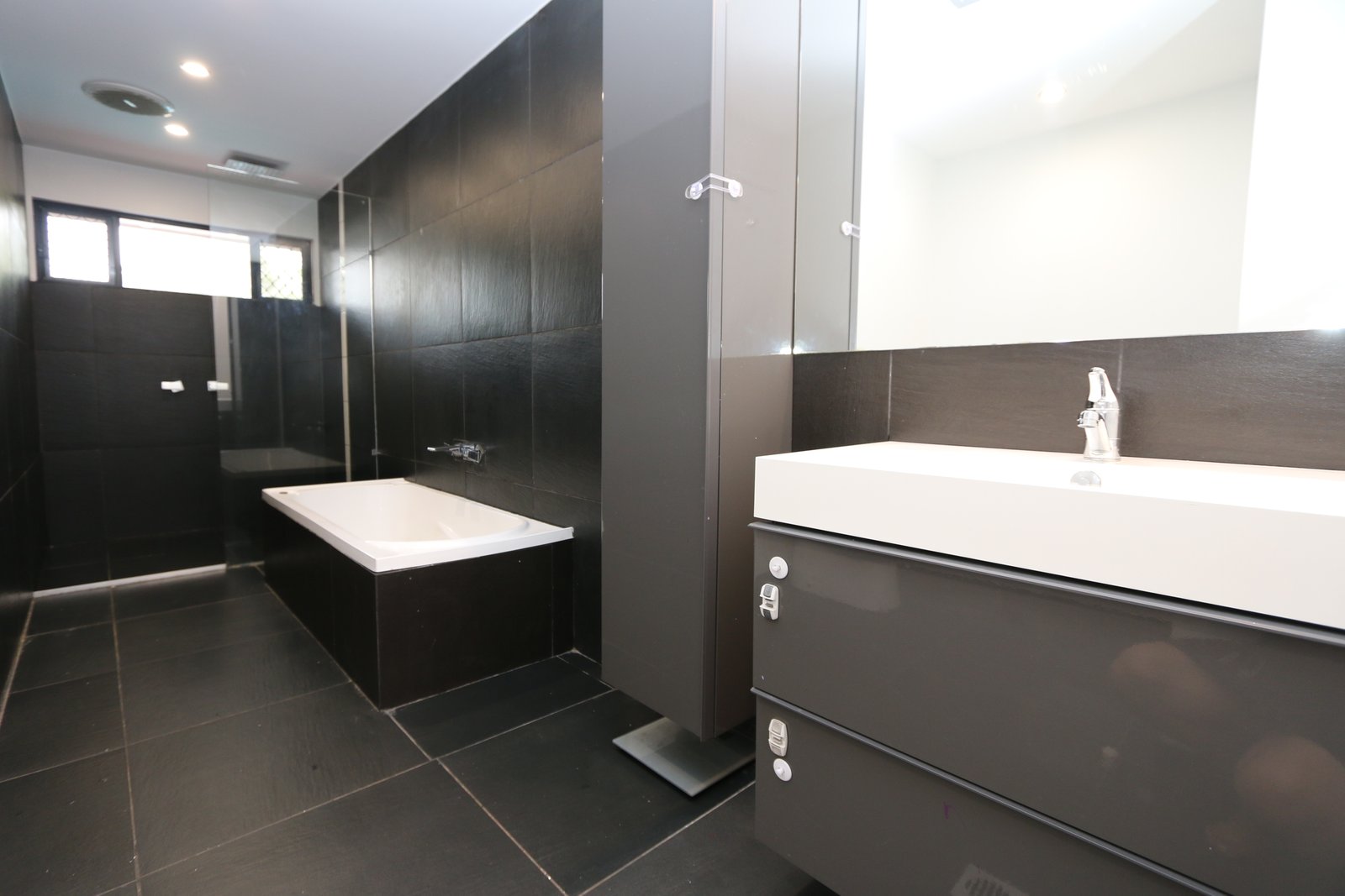 25 Alison Road CARRARA 9