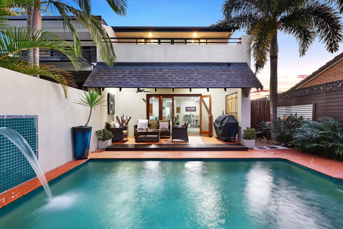 2/5 Alkira Avenue Palm Beach 1