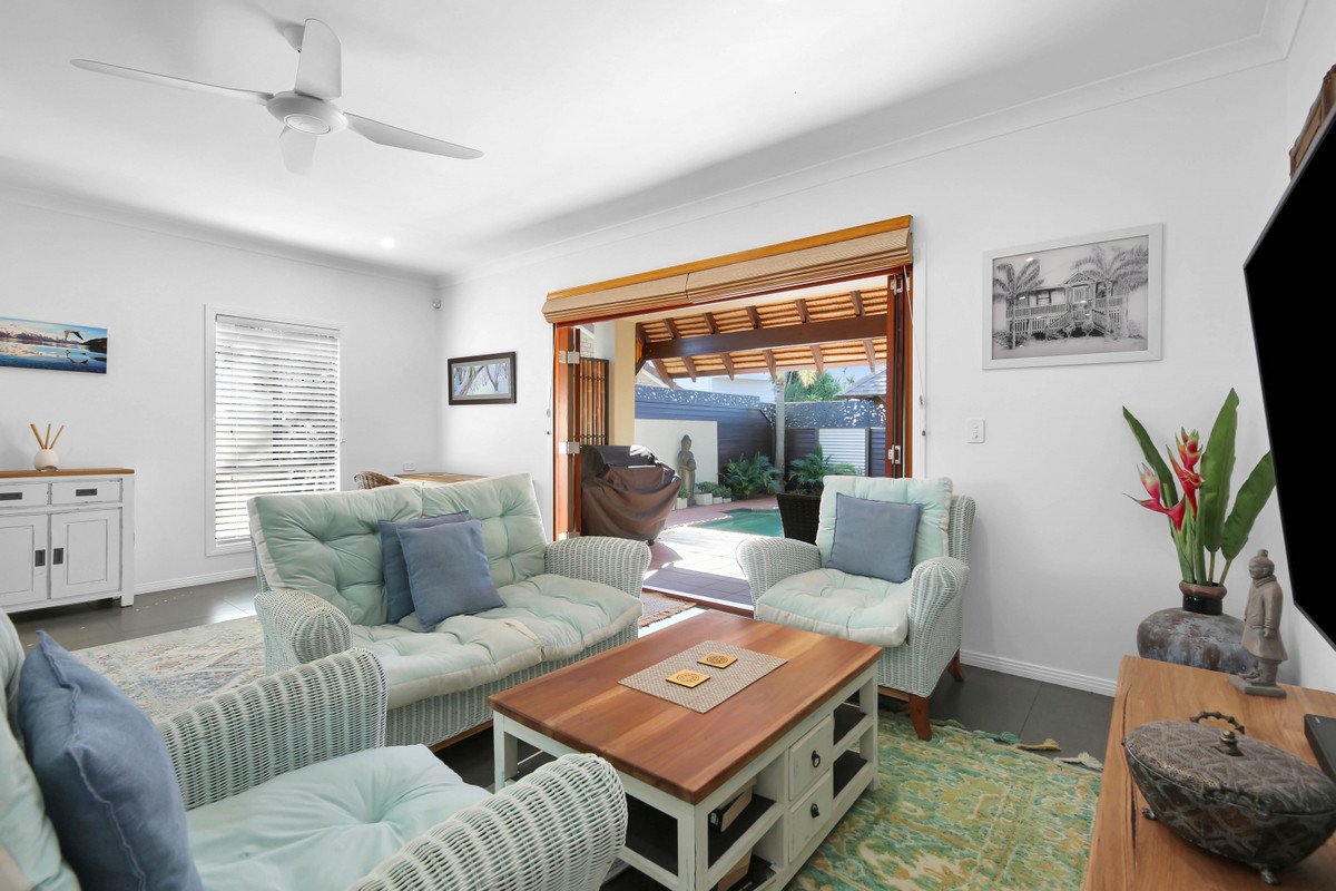 2/5 Alkira Avenue Palm Beach 8