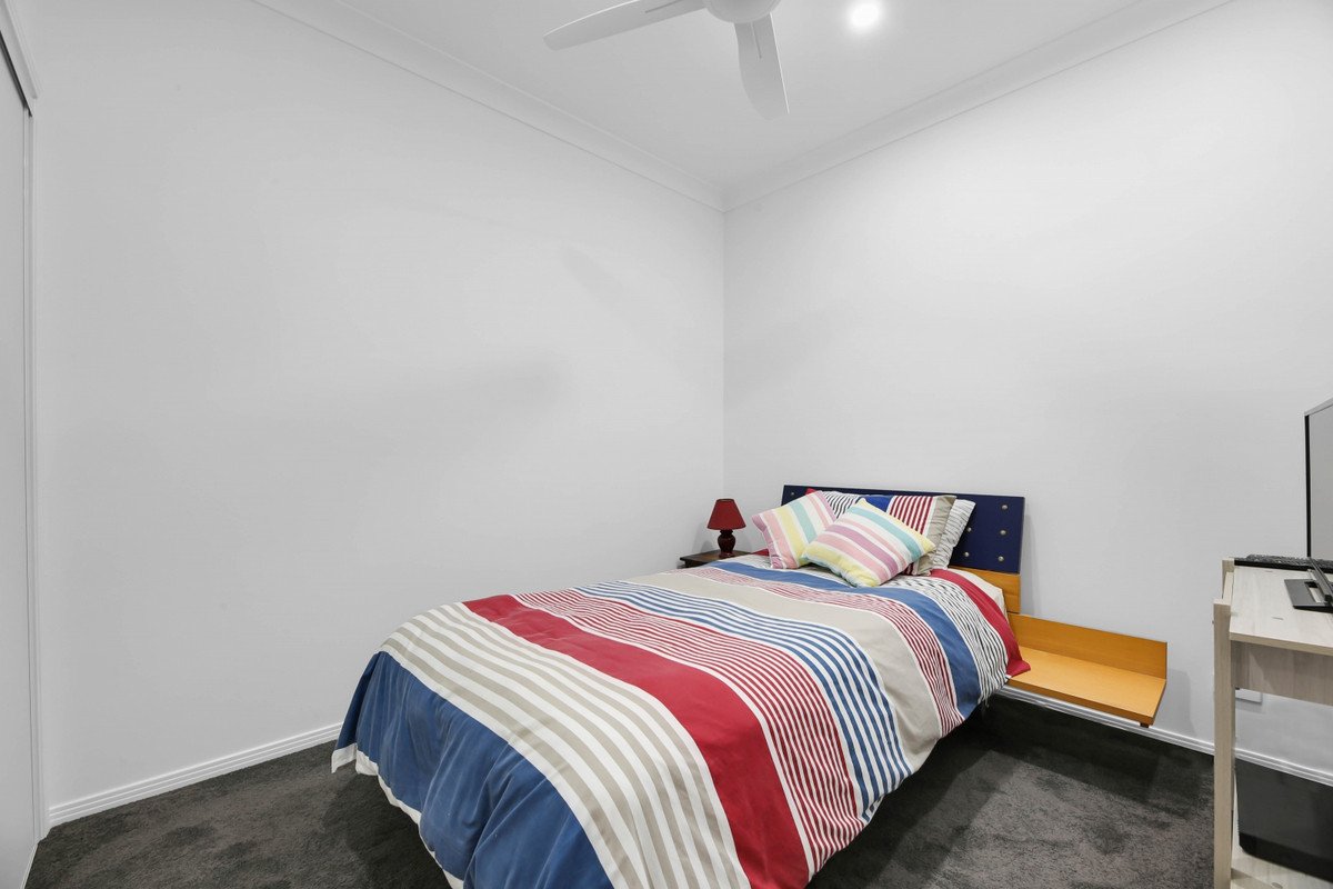 2/5 Alkira Avenue Palm Beach 12