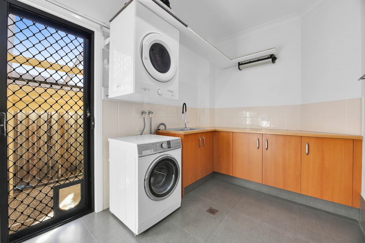 2/5 Alkira Avenue Palm Beach 14