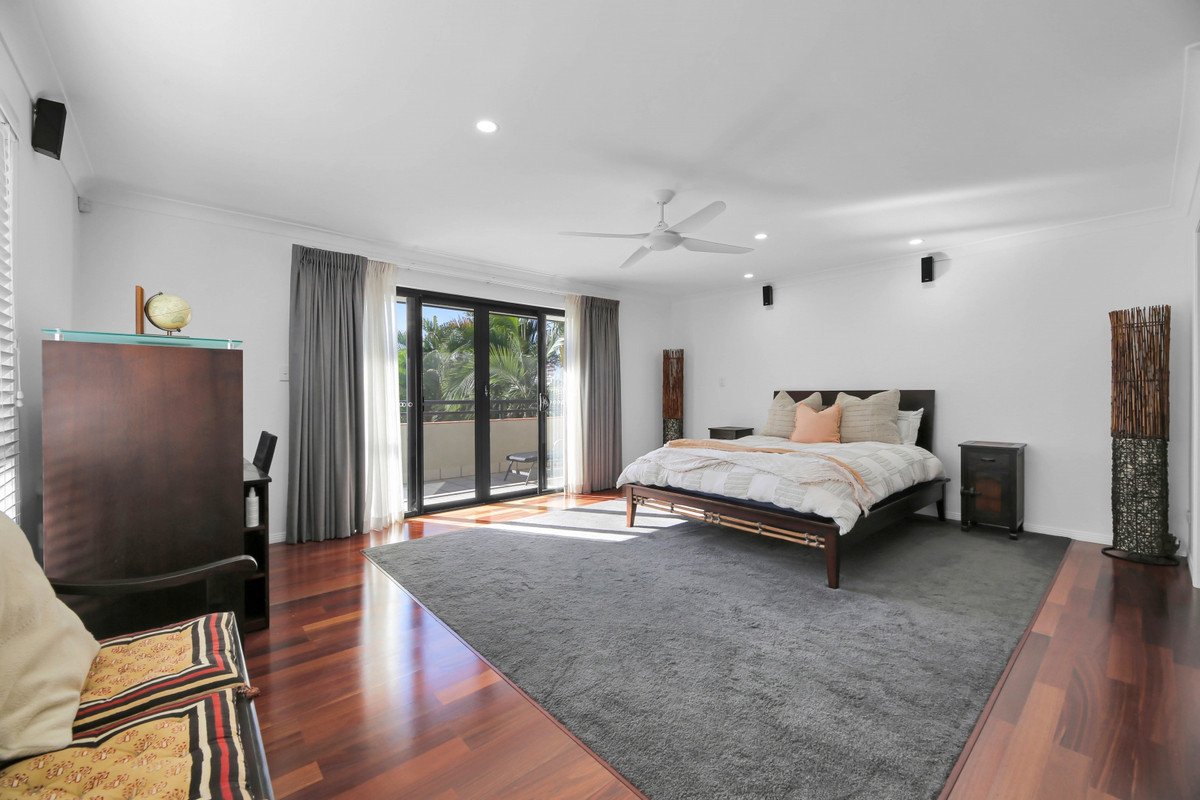 2/5 Alkira Avenue Palm Beach 16