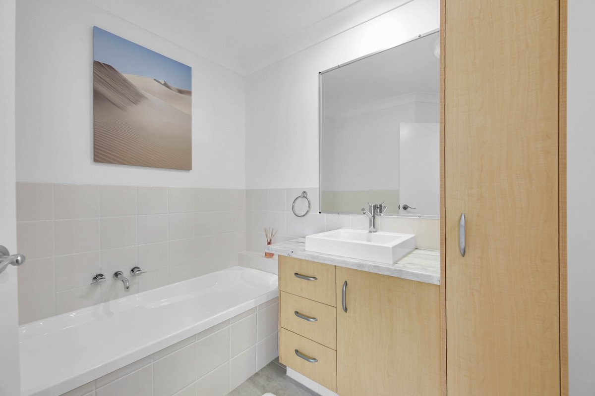 2/5 Alkira Avenue Palm Beach 20