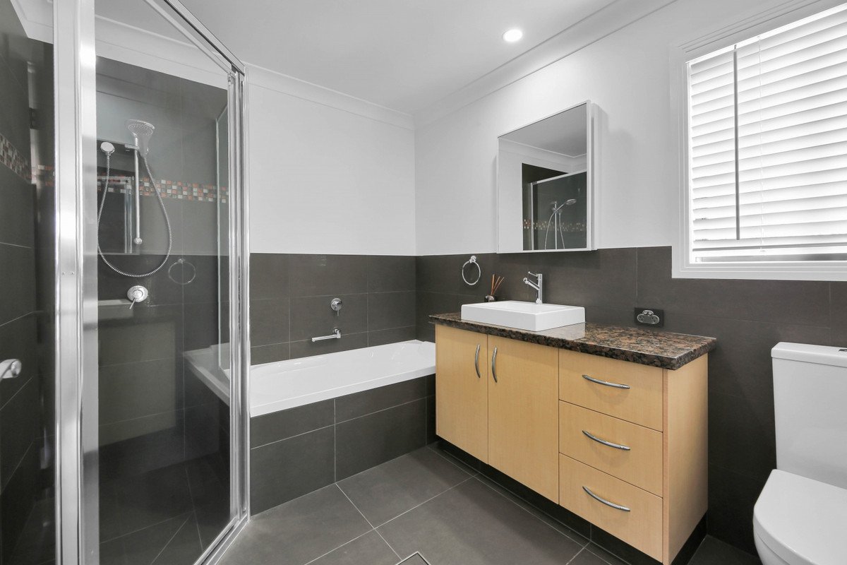 2/5 Alkira Avenue Palm Beach 22