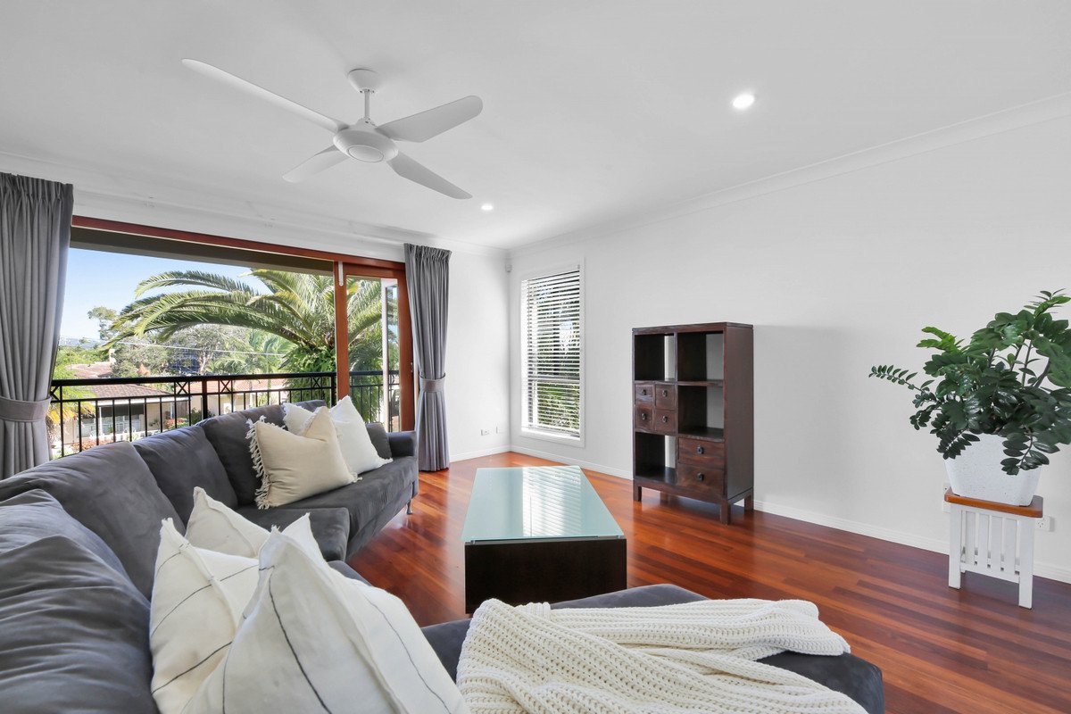 2/5 Alkira Avenue Palm Beach 24