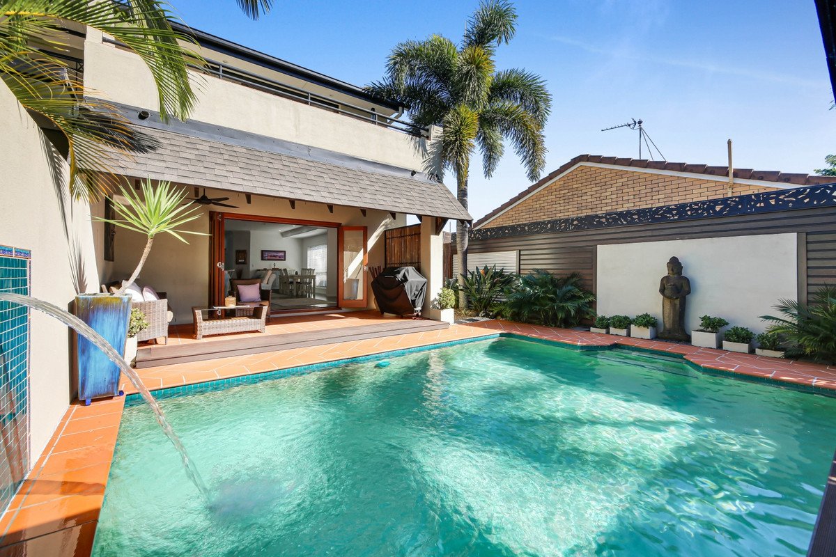 2/5 Alkira Avenue Palm Beach 25