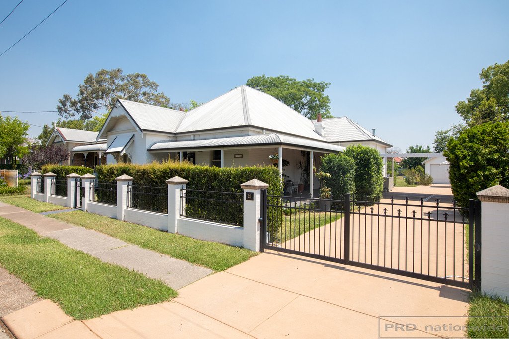 25 Allan Street LORN 1