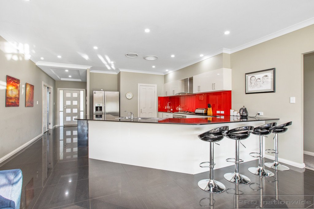 25 Alloway Circuit LARGS 6