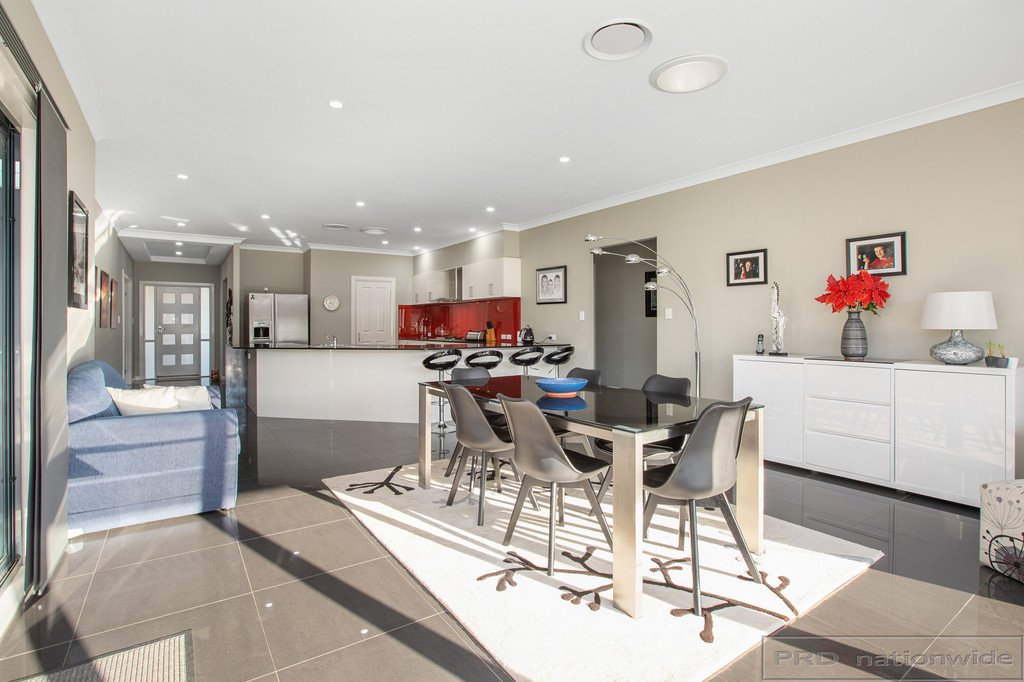 25 Alloway Circuit LARGS 7
