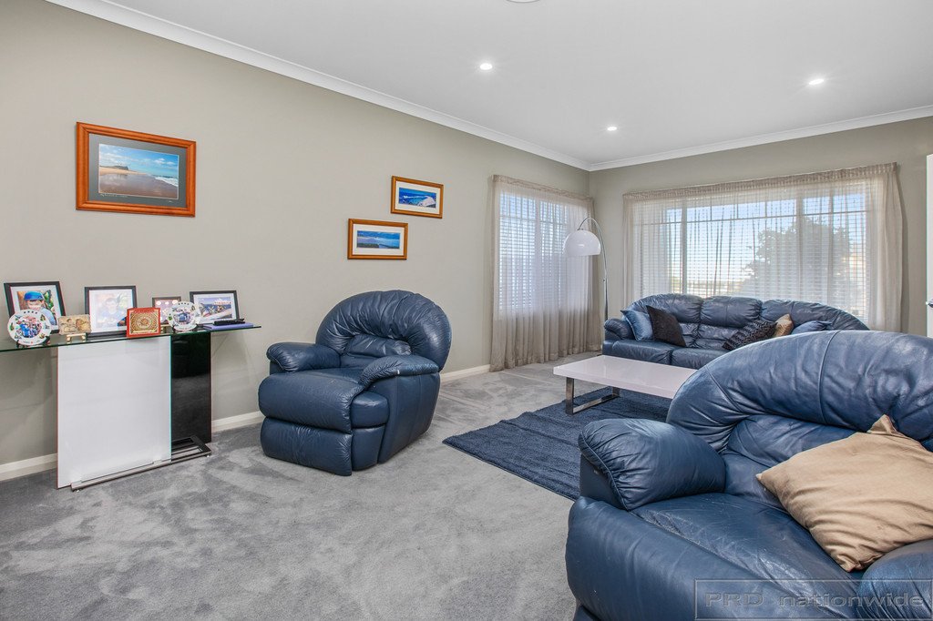 25 Alloway Circuit LARGS 10
