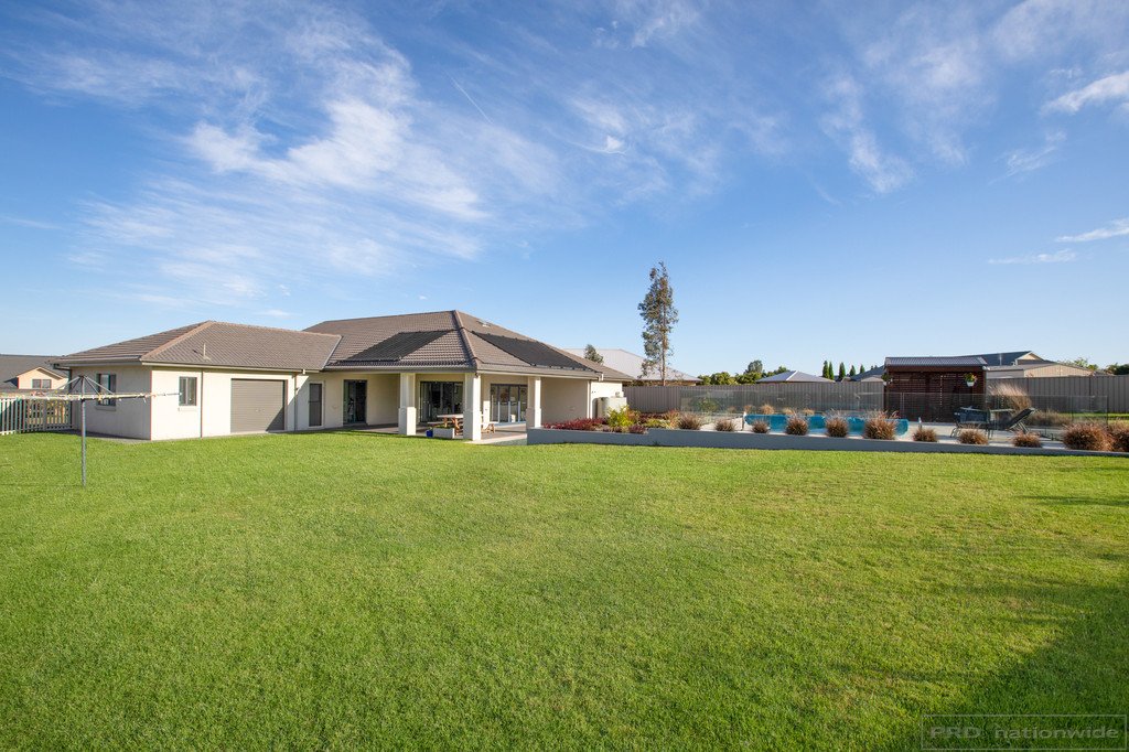 25 Alloway Circuit LARGS 19