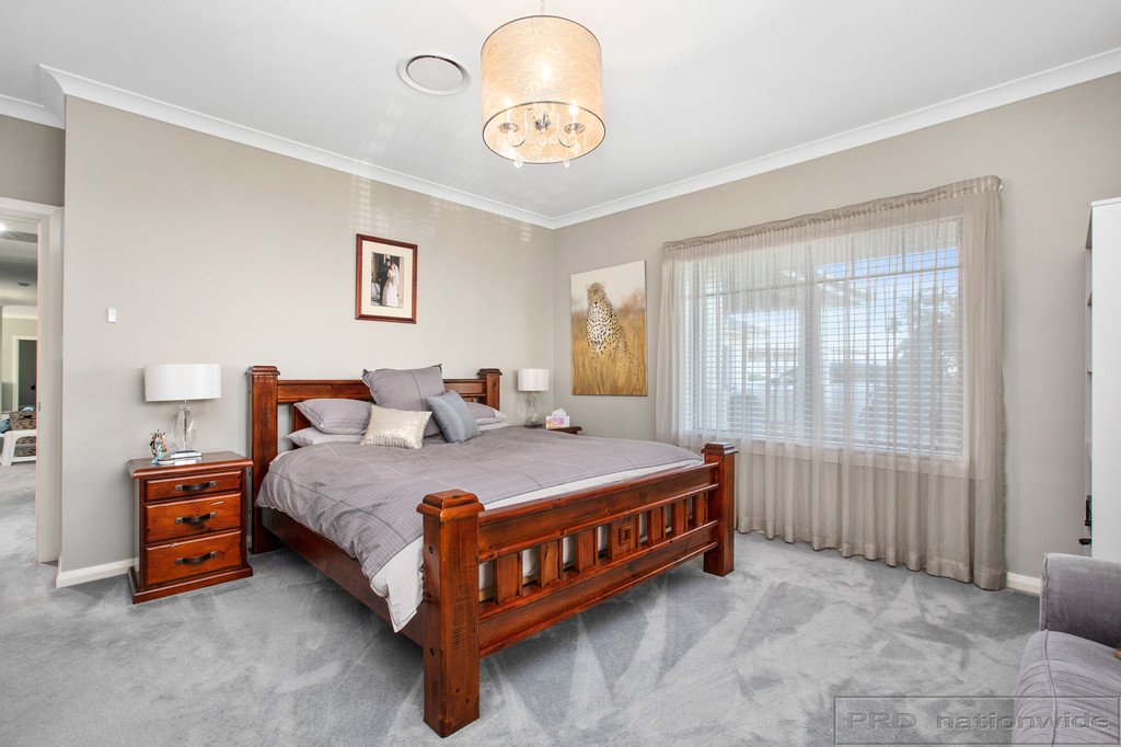 25 Alloway Circuit LARGS 23