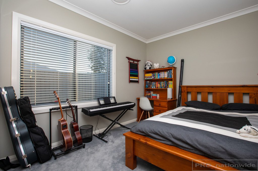 25 Alloway Circuit LARGS 25