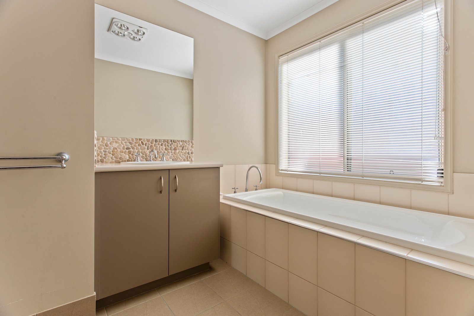 25 Ambrosia Rise EPSOM 13