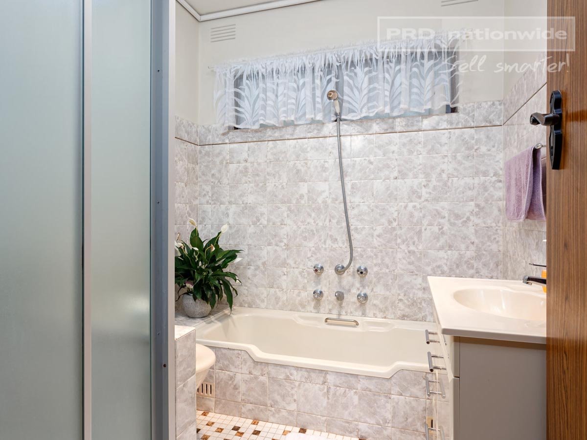 25 Anne Street TOLLAND 9