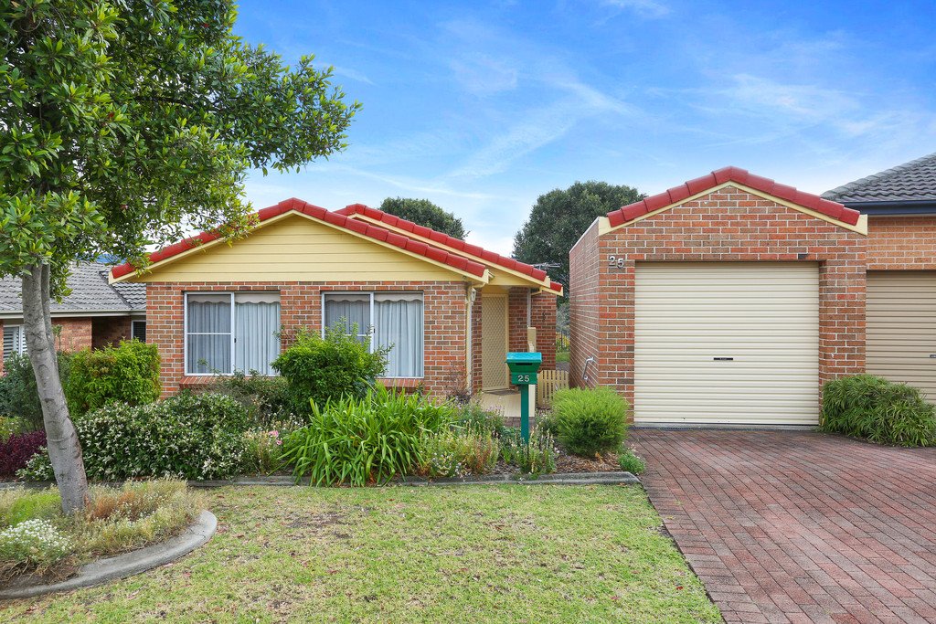 25 Ashmore Crescent KANAHOOKA 1