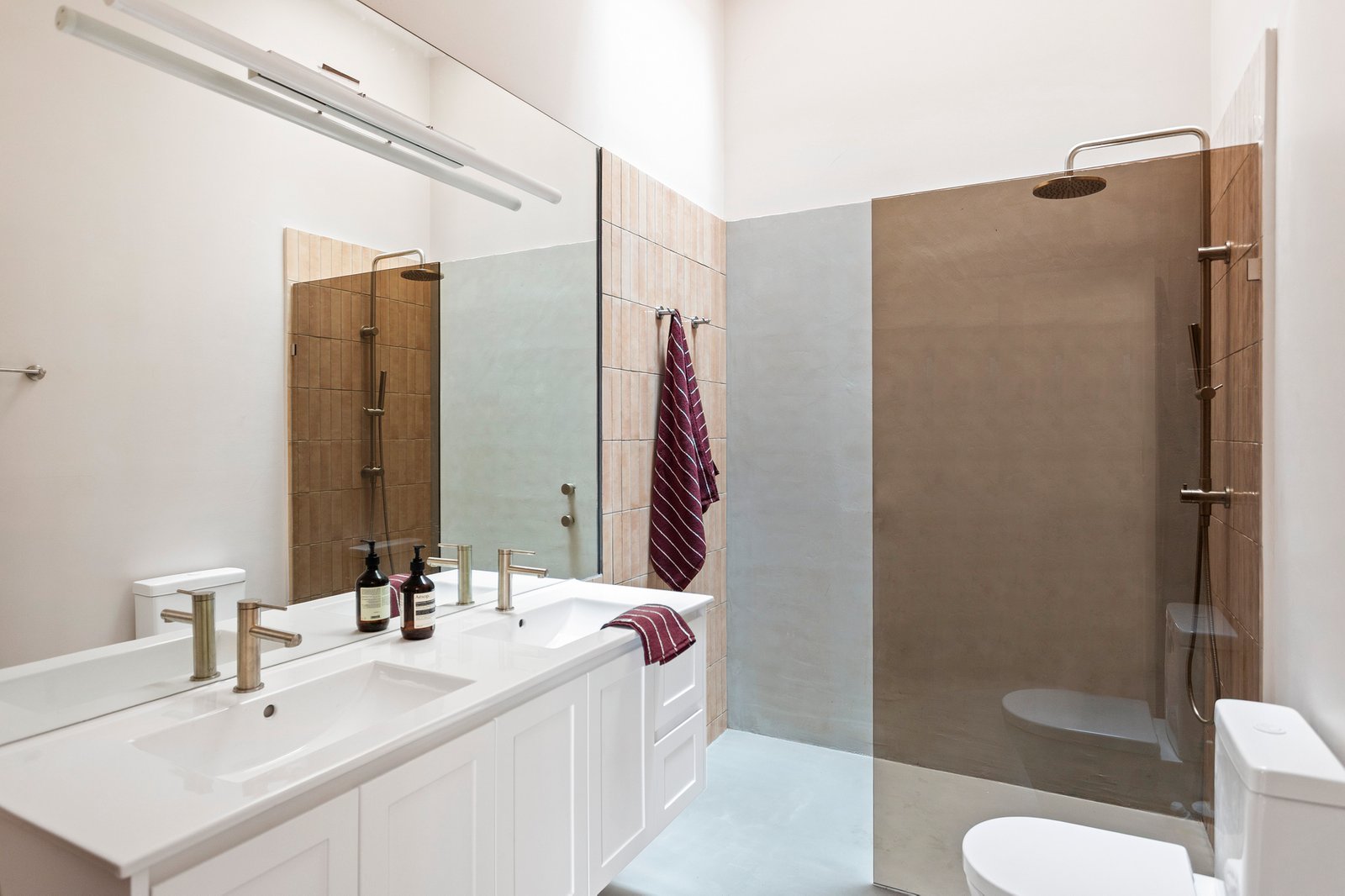 Real Estate and Property in 25 Avoca Avenue, Elwood, VIC