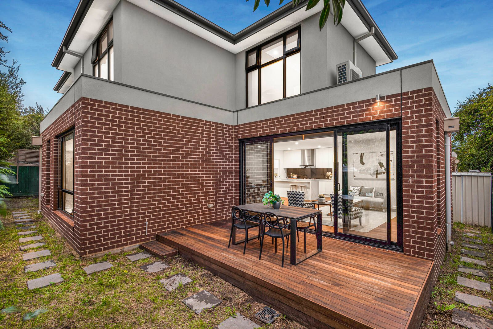 Real Estate and Property in 2/5 Barrina Street, Blackburn South, VIC