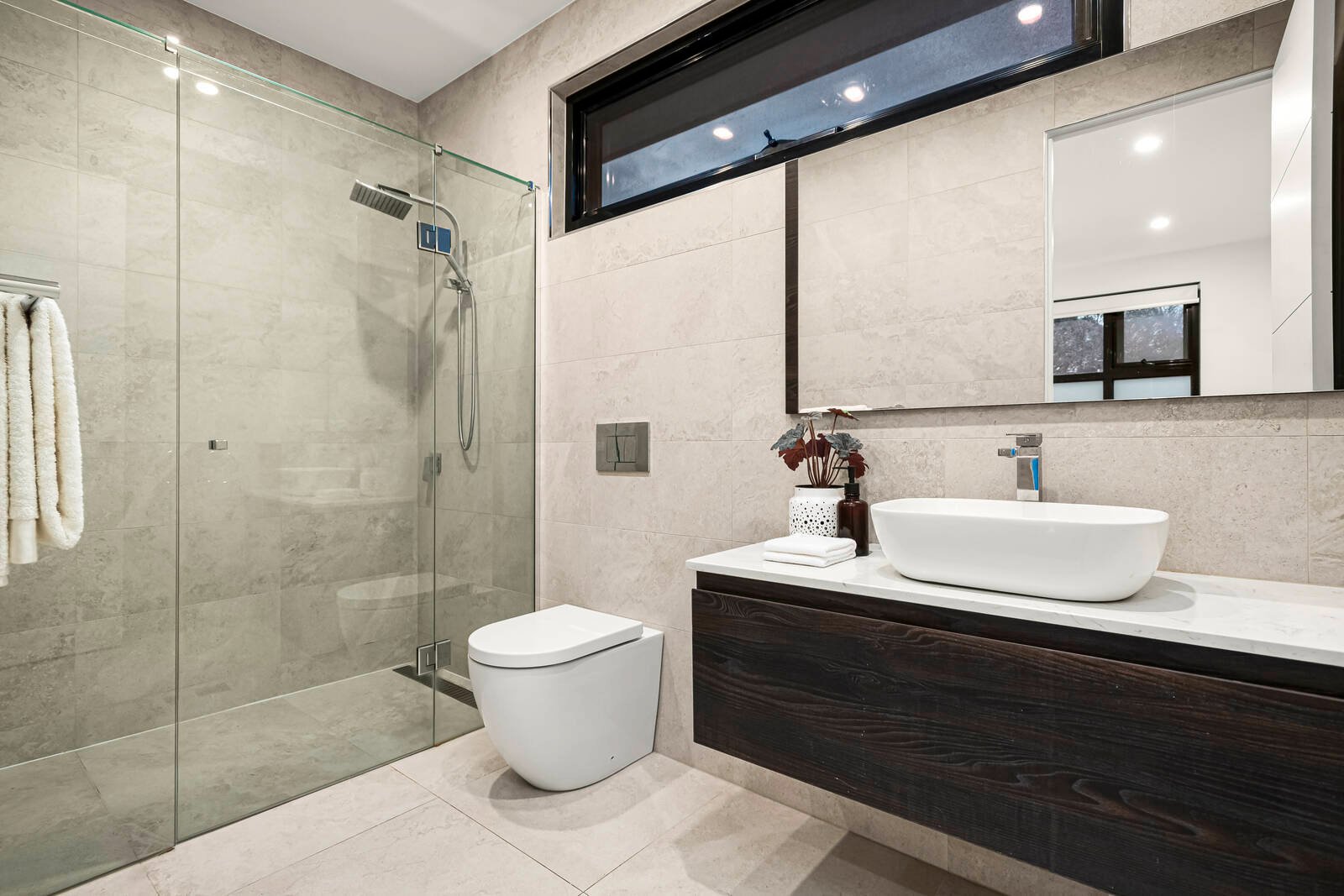 Real Estate and Property in 2/5 Barrina Street, Blackburn South, VIC