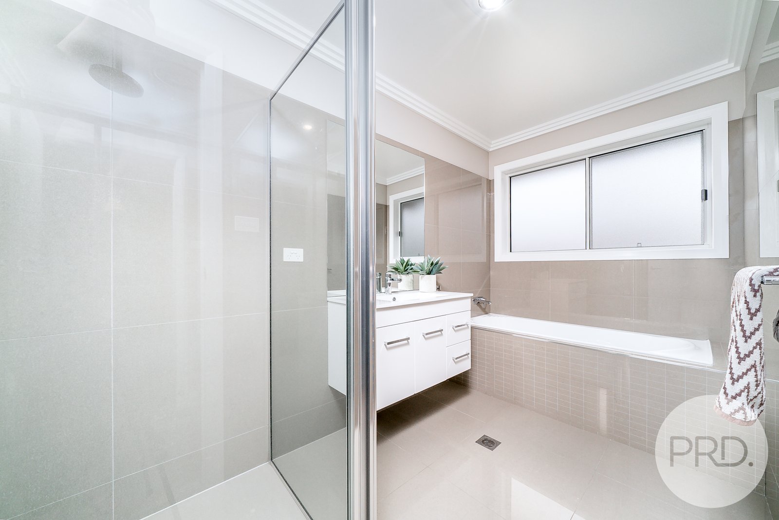 25 Barton Avenue LLOYD 16